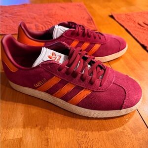 Adidas AS Roma Gazelle Shoes men’s size 6.5, women’s 8-8.5